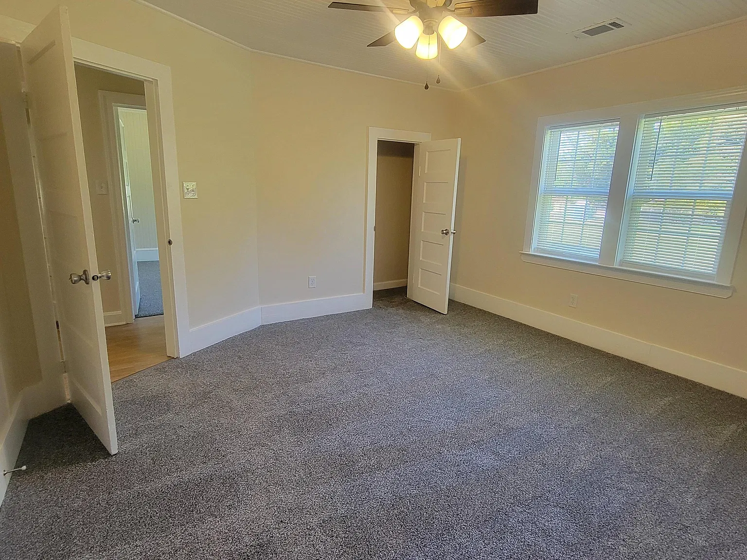 3 bed, 2.0 bath, $1,900 — Photo 4