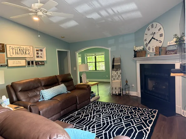 615C Oak Creek Rd, Franklin, NC 28734