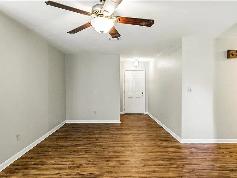 3232 Riddle Dr — Photo 8