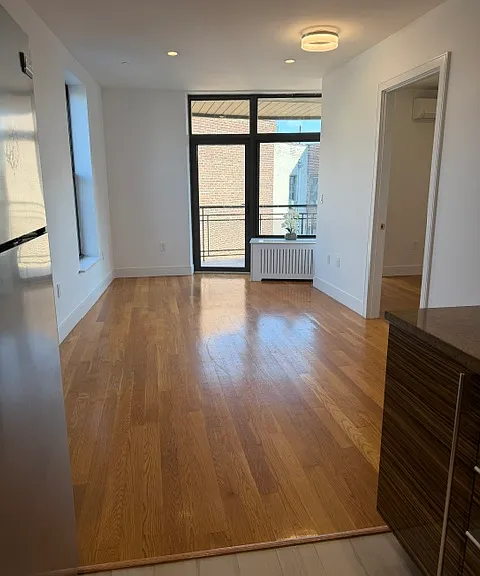 29-11 12th St #4Z — Photo 11