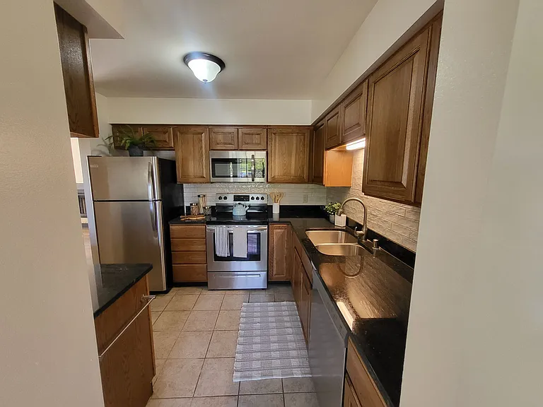 Sauk Creek Apartments — Photo 38