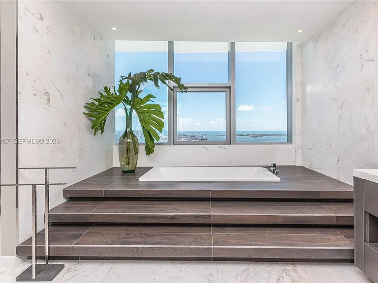 851 NE 1st Ave #Penthouse 4611 — Photo 15