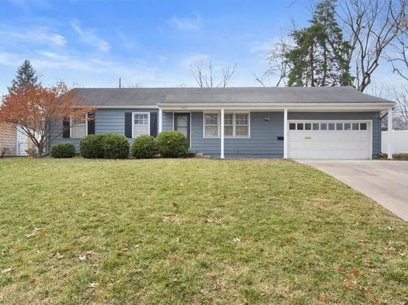 9512 Grandview St, Overland Park, KS 66212