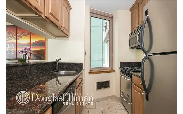Rented by Douglas Elliman | media 32