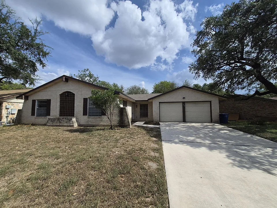 2718 Dennler Dr
