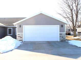 1006 S Market St, Lake Park, IA 51347