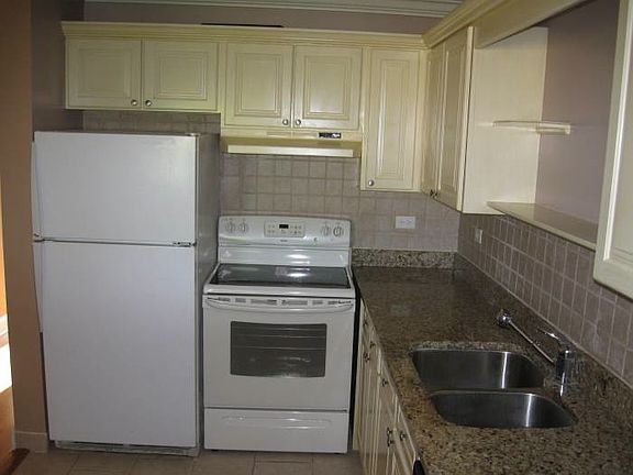 Kitchen with all appliances