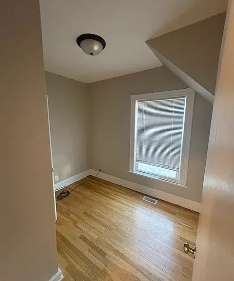 47 Trowbridge St NE — Photo 10