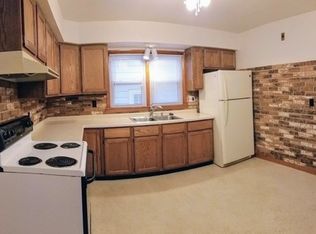 1467 S 86th St, West Allis, WI 53214