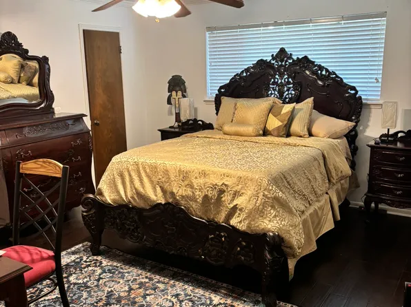 9319 Rentur Dr, Houston, TX 77031