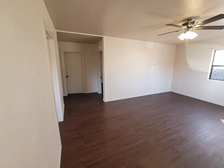 411 E Edison Ave — Photo 9