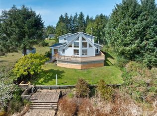 628 Weatherwax Loop NE, Ocean Shores, WA