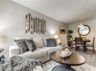 201 Hackberry St #320, Clute, TX 77531