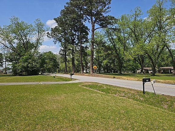 5th image of 215 Big Swamp Rd