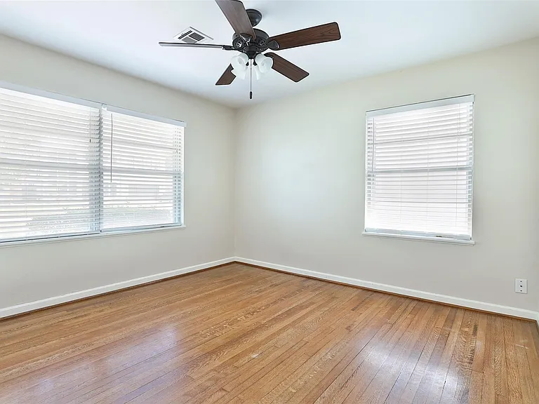 1321 Thornton Rd — Photo 11