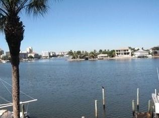 271 Southbay Dr APT 121, Naples, FL 34108