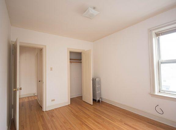 3rd image of 1814 W Farwell Ave APT 3C
