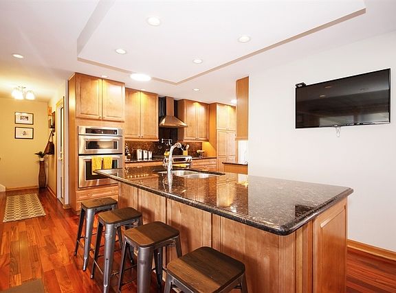 4th image of 7950 Palm Ct