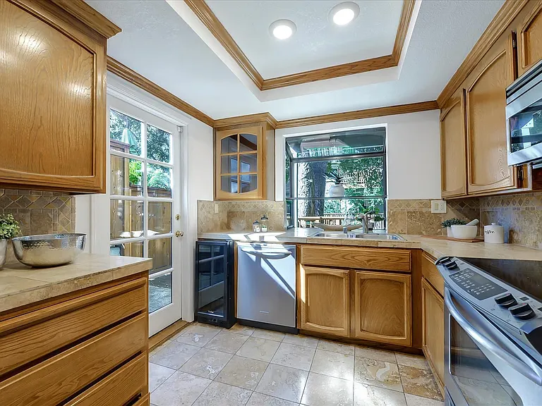 1150 Pine St #D-1 — Photo 2