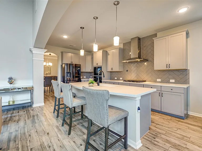 2727 Camellia Ave — Photo 15