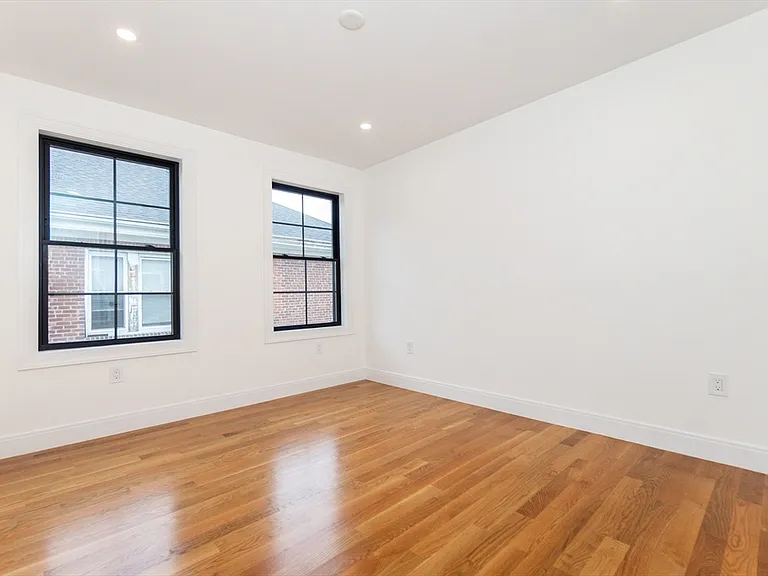 165 Campbell Ave #2 — Photo 24