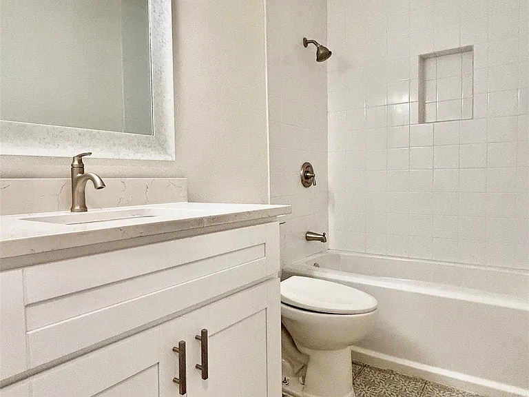 4914 Scarsdale Dr — Photo 15
