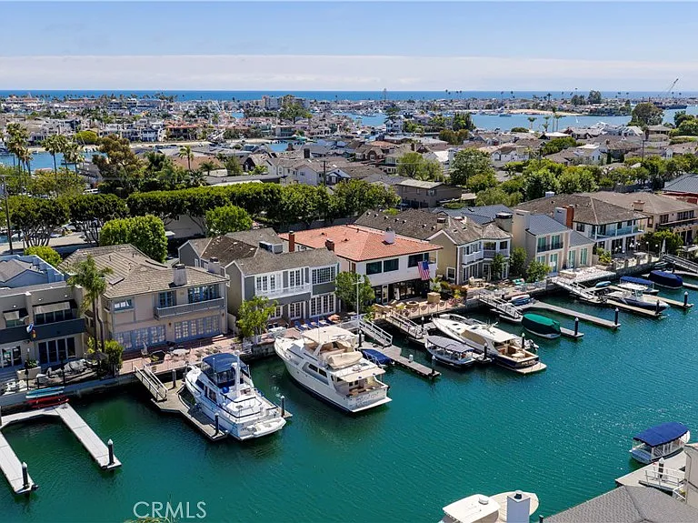 736 Harbor Island Dr — Photo 2