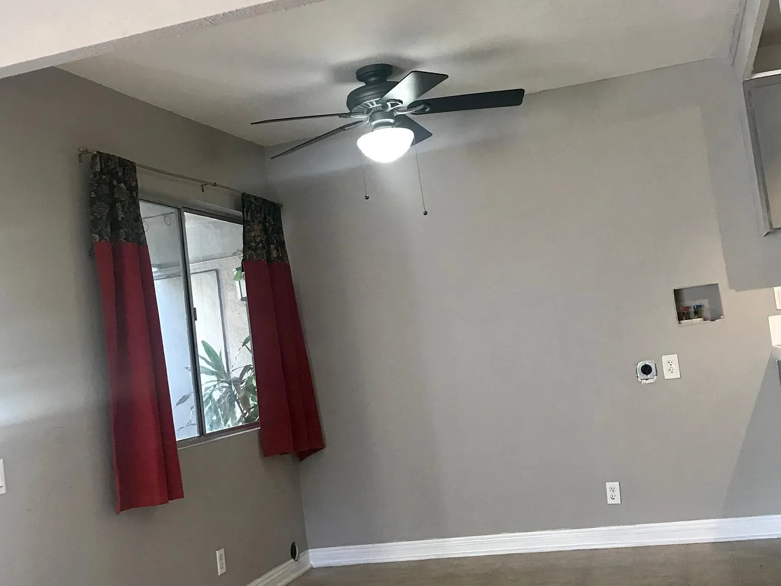 2 bed, 845 sqft, $2,400 — Photo 2