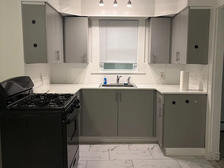 133 Sherman Ave — Photo 3