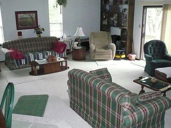 5th image of 4614 SE Brighton Dr