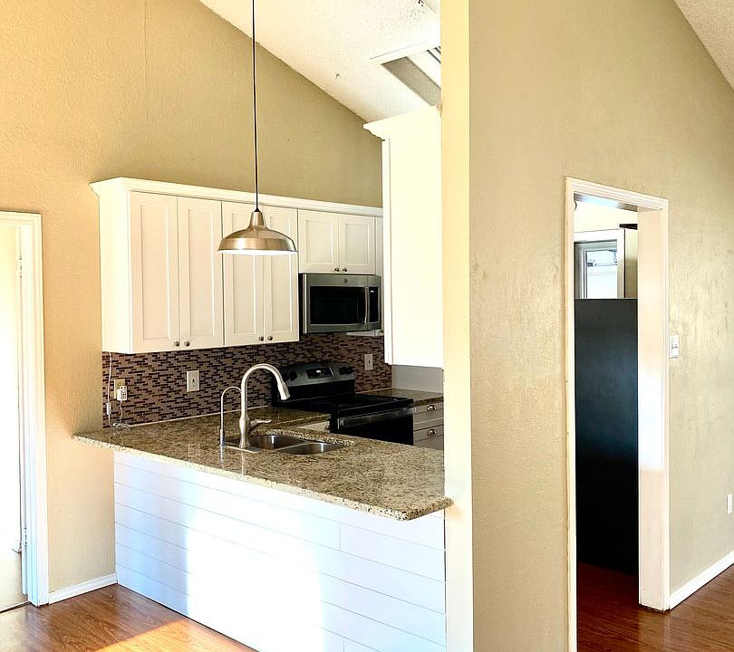 2nd image of 137 Fannin Dr