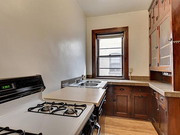 5th image of 389 Dayton Ave APT 32