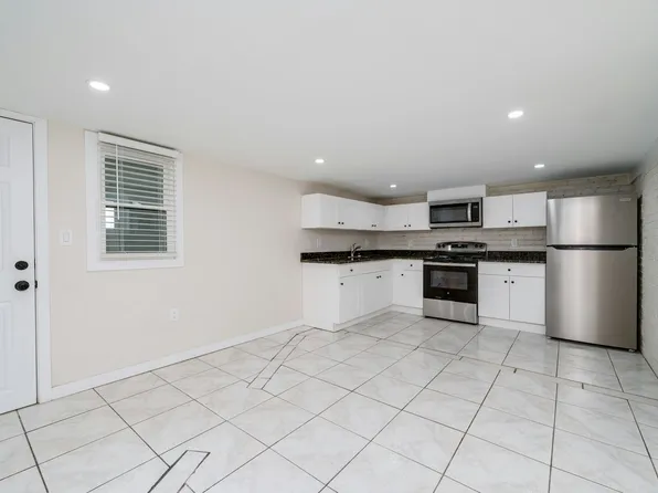 57 S 6th St #8, Reading, PA 19602