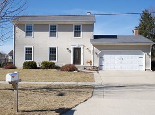 1130 Freeman Rd, Hoffman Estates, IL 60192