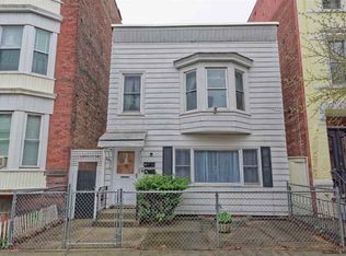 383 3rd St, Troy, NY 12180