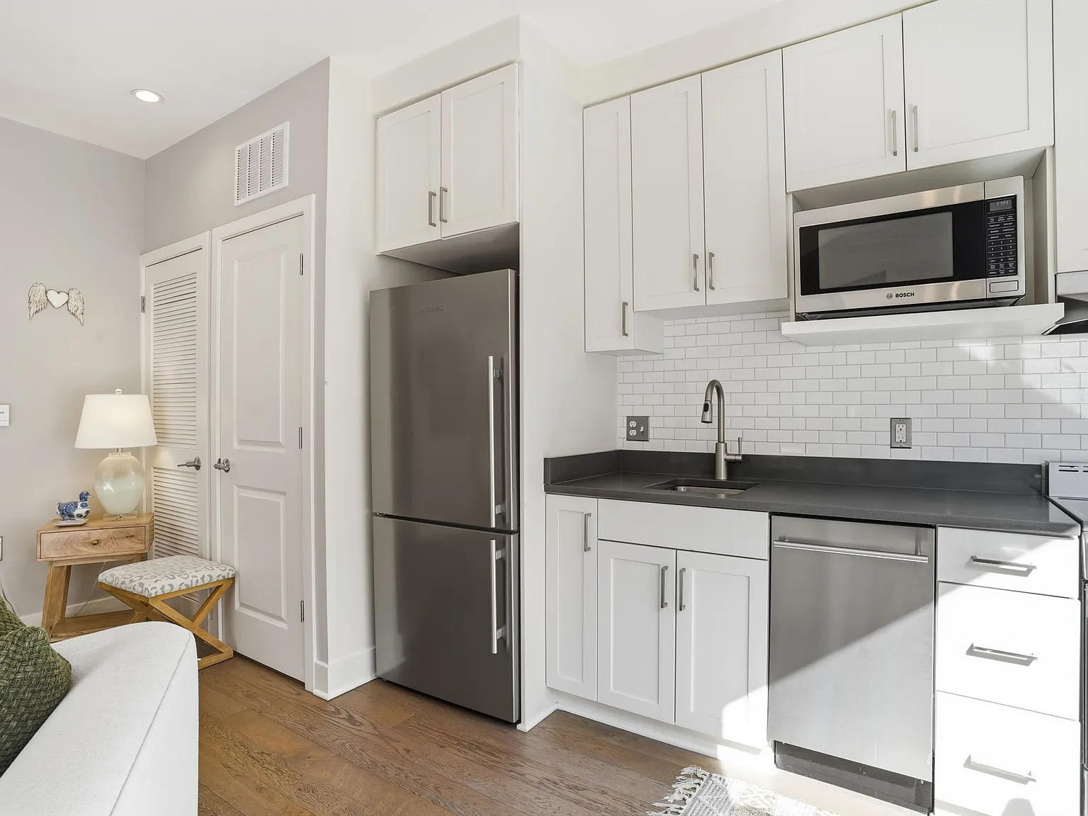 Studio, 403 sqft, $1,950 — Photo 4