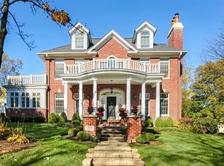 635 W 4th St, Hinsdale, IL