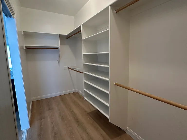 2530 E Menlo St — Photo 6