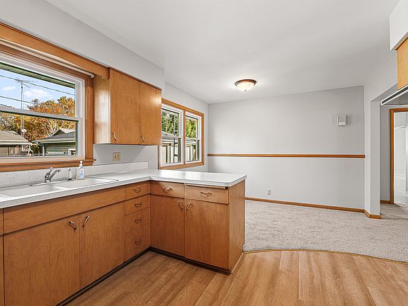 3rd image of 806 Rock River Ave #808