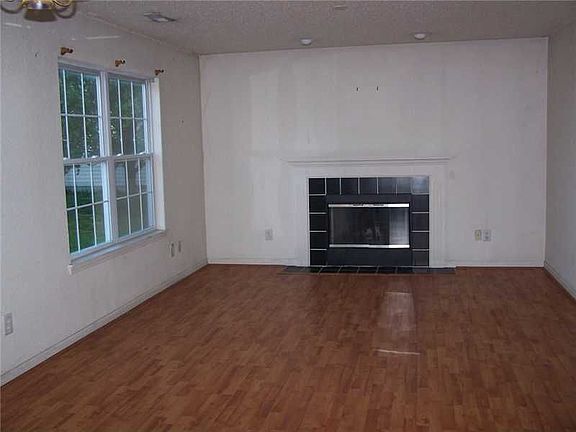 3rd image of 7325 Kidwell Dr
