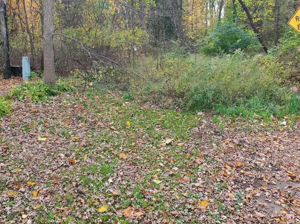 250 Margarete Ave, Benton Harbor, MI 49022