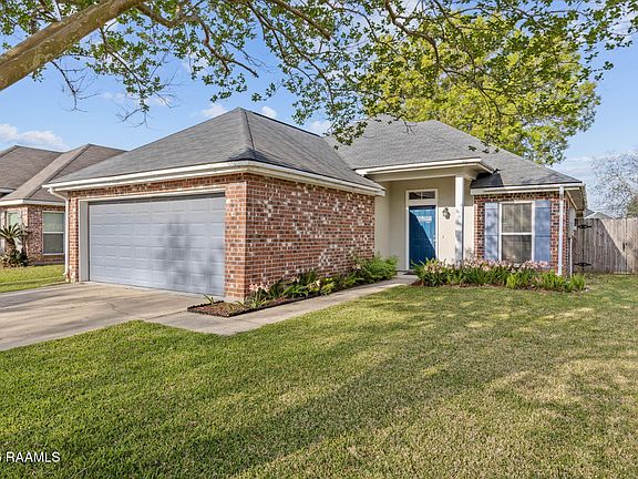 3rd image of 410 Rue Canard