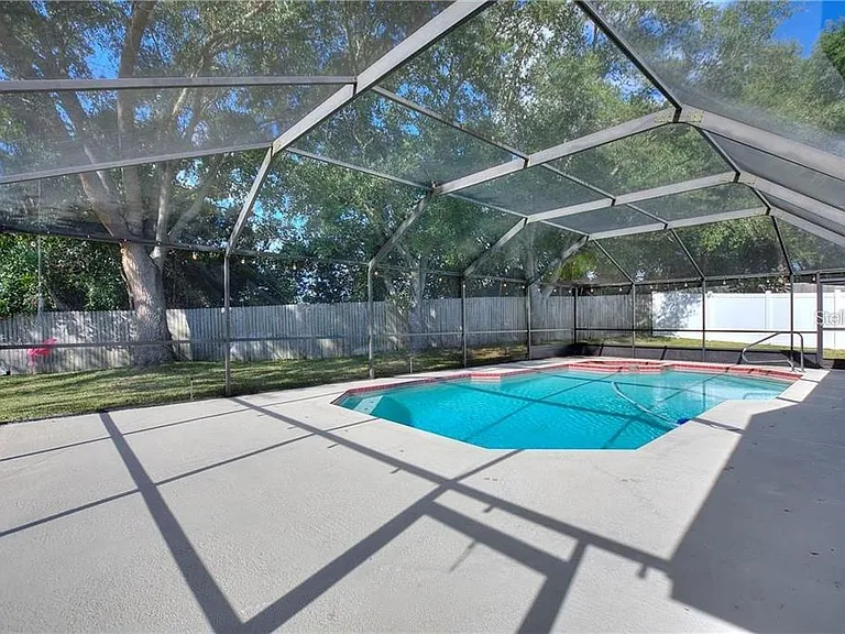 3662 Chatham Dr — Photo 10