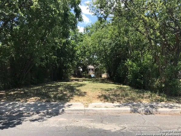 101 Calles St, San Antonio, TX 78207
