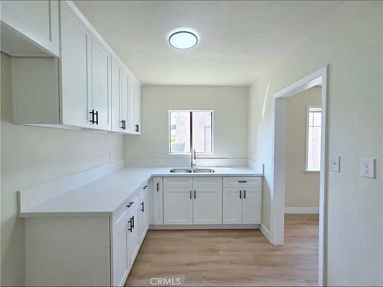5552 Lewis Ave #M — Photo 5