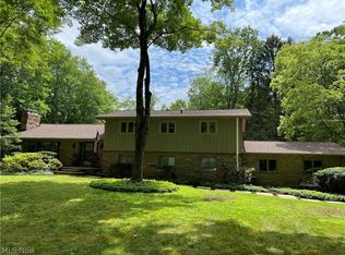 2218 Berrywood Dr, Akron, OH 44333