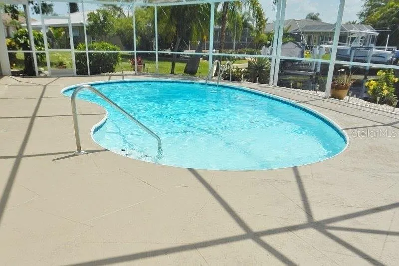 3 bed, 2.0 bath, 1673 sqft, $2,500 — Photo 2