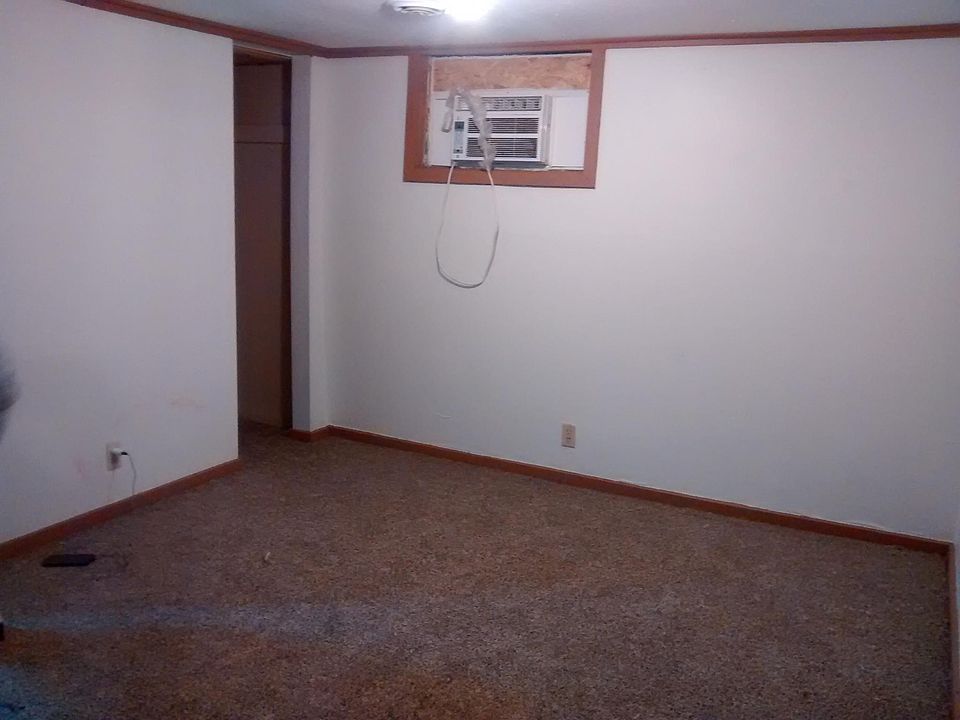 New carpet is in! (Living room)