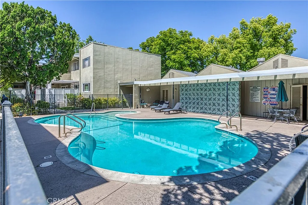 2 bed, 1189 sqft, $3,450 — Photo 2