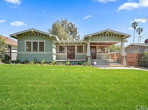 3rd image of 1244 N Catalina Ave